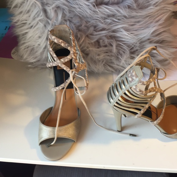 Cut lace up sandal! - Picture 3 of 5